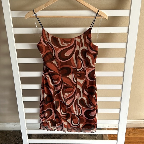 NWT Modern Haze Brown Groovy Swirl Mini Dress Size Large - Picture 1 of 9